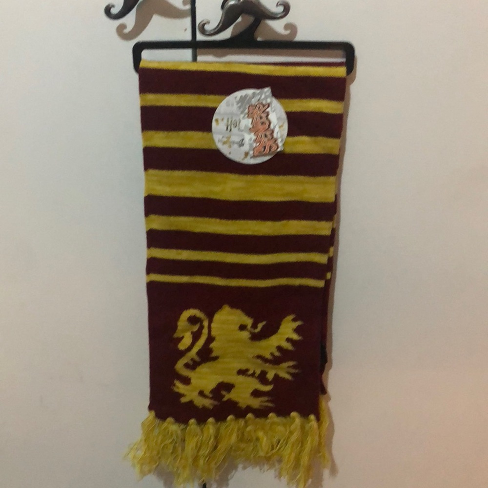 gryffindor scarf